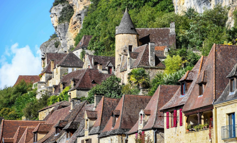 The Hidden Costs of Renovating a German ‘Altbau’: What You Need to Know Before Buying