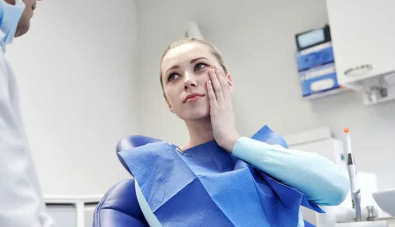 4 Questions To Ask Before Visiting An Emergency Dentist