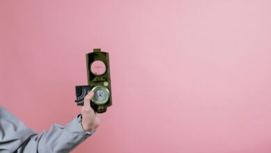 signal compass start contact unlocks