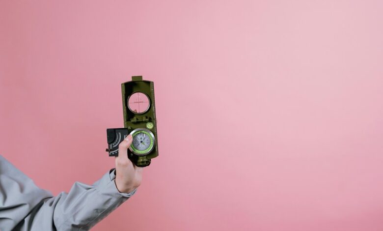 signal compass start contact unlocks